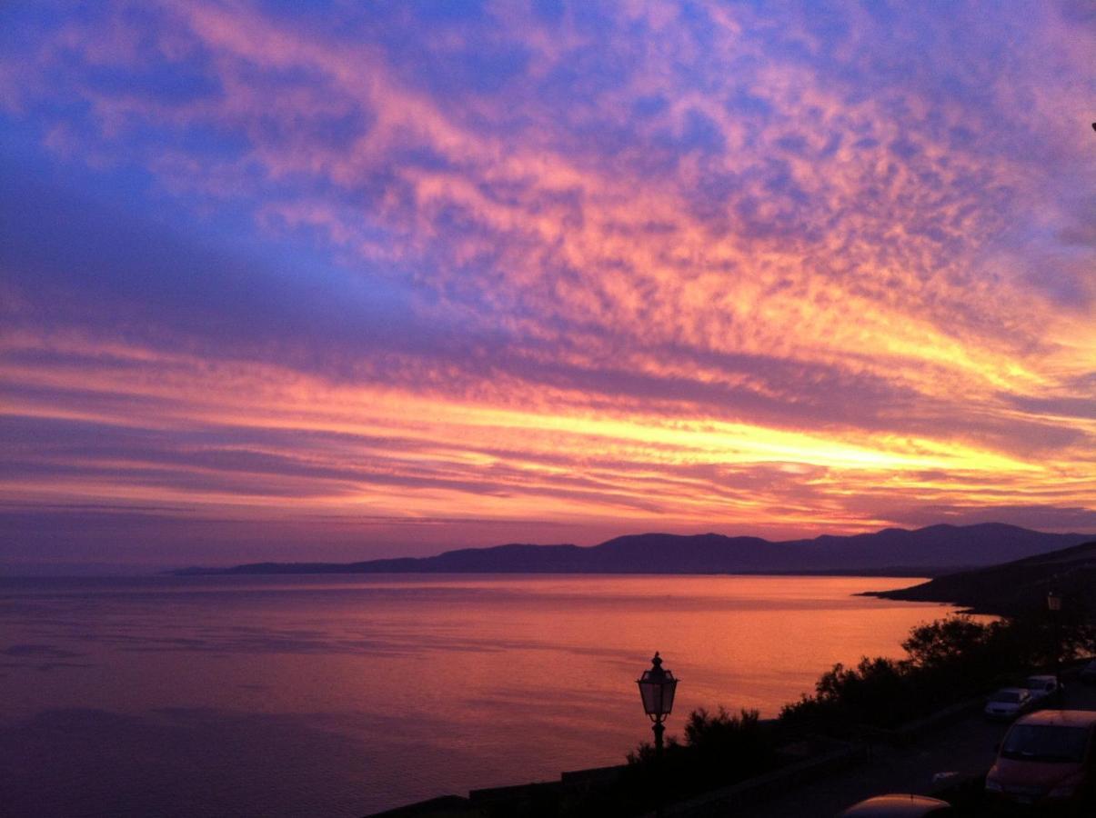 “Cielo E Mare”, Casetta Nel Cuore Del Borgo Antico / “Sky&Sea”, Charming In The Heart Of Old Village Castelsardo Esterno foto