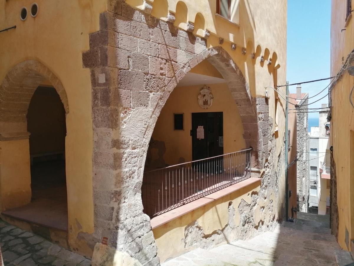 “Cielo E Mare”, Casetta Nel Cuore Del Borgo Antico / “Sky&Sea”, Charming In The Heart Of Old Village Castelsardo Esterno foto