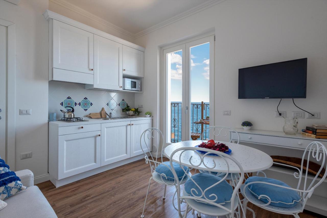 “Cielo E Mare”, Casetta Nel Cuore Del Borgo Antico / “Sky&Sea”, Charming In The Heart Of Old Village Castelsardo Esterno foto